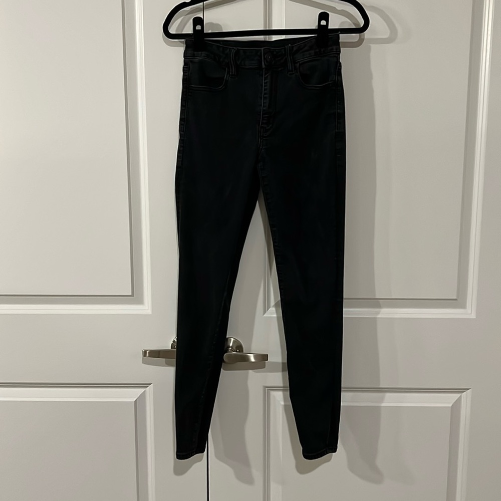Lightly worn American Eagle Hi Rise Jeggings black size 6 regular